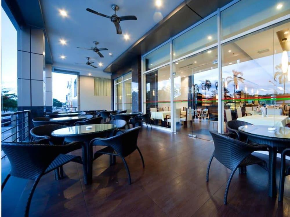 Imperial Palace Hotel Miri Εξωτερικό φωτογραφία
